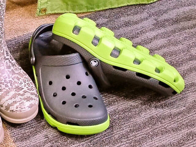 w130618-crocs02.jpg